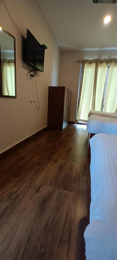 Hotel Dolly Покхара Экстерьер фото